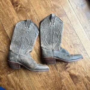 Abilene Boots size 7 Leather Pull On Cowboy Boots Classic Western